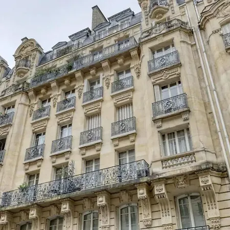 Apartament Typical Chic Parisian Flat-near Les Champs-elysees Paryż